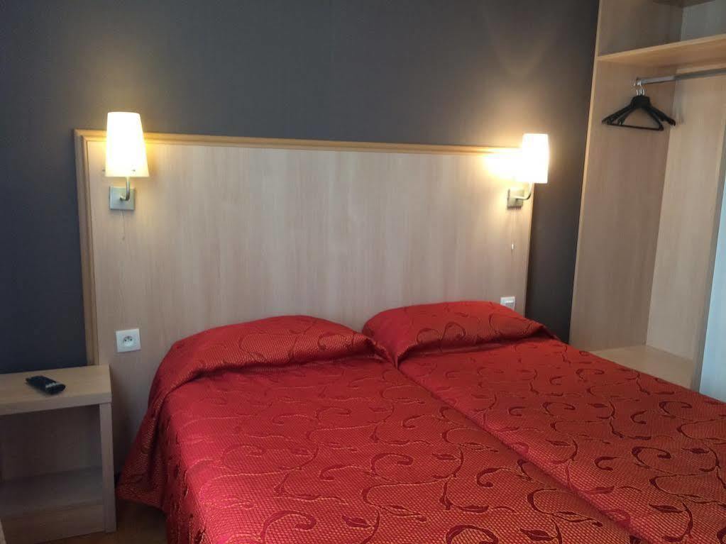 Ibis Styles Lyon Meyzieu Arena Stadium Bagian luar foto