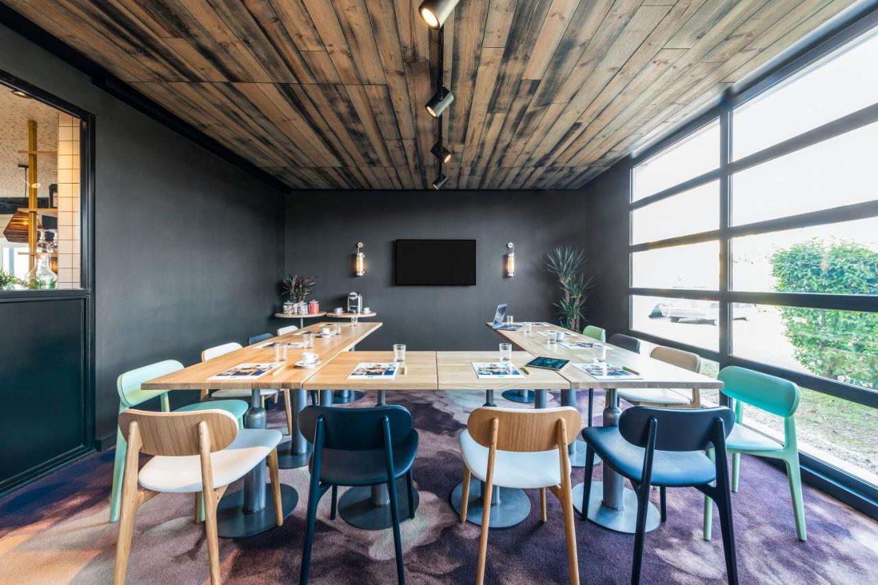 Ibis Styles Lyon Meyzieu Arena Stadium Bagian luar foto